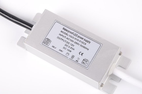 motorista ultra fino do diodo emissor de luz de 0.83A 105g, fonte de alimentação magro impermeável do diodo emissor de luz IP67