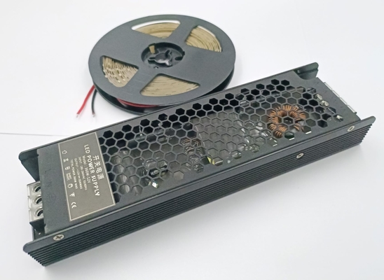 Fonte de alimentação da luz do diodo emissor de luz do motorista 26.6A 320W do diodo emissor de luz da C.C. do alojamento AC220V 12V do metal