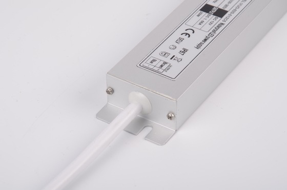 Driver de LED fino à prova d'água DC 12V 20W com atraso de início para luz de tira