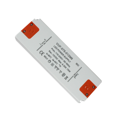Fonte de alimentação do motorista 12V 75W do diodo emissor de luz de Constant Voltage da capa de plástico para a luz de tira