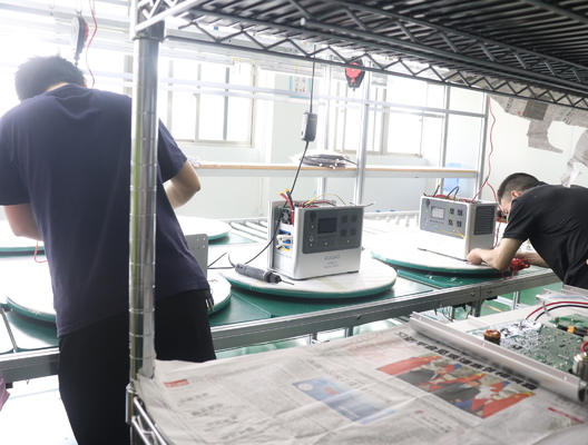 Centrais elétricas portáteis de LiFePO4 2000W para o inversor bidirecional dos canteiros de obras
