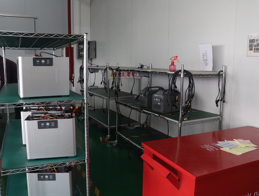 Eletricidade solar portátil da central elétrica LiFePO4 que gera o armazenamento de energia 2000W