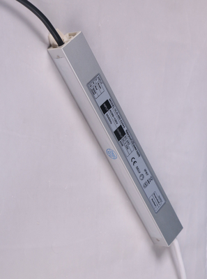 50/60Hz motorista 24V do diodo emissor de luz da compatibilidade eletrónica Constant Voltage para a iluminação da arquitetura