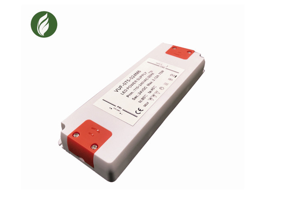 Motorista ultra fino Durable Plastic Material do diodo emissor de luz da C.C. do CE 3.1A 24V