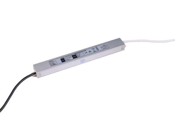 Motorista eletrônico impermeável exterior 12V 60W do diodo emissor de luz para a luz de néon