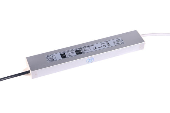 Motorista ultra magro do diodo emissor de luz de 50/60 de hertz, 12V Heatproof Constant Voltage Driver